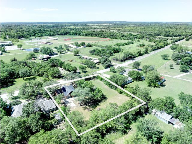 506 W San Saba Street, Wortham, TX 76693
