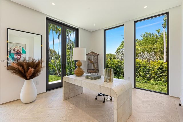 2499 N Meridian Avenue, Miami Beach, FL 33140
