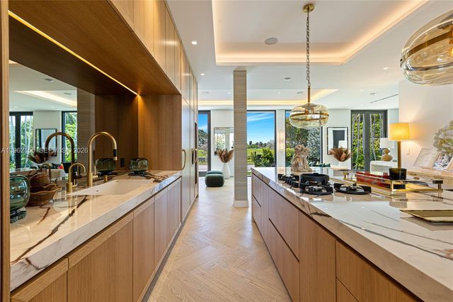 2499 N Meridian Avenue, Miami Beach, FL 33140