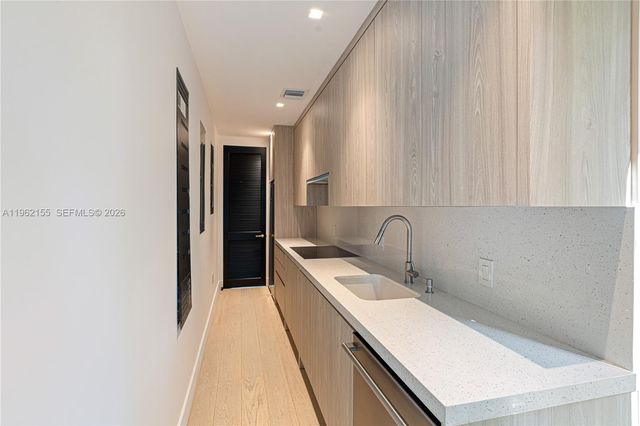 2499 N Meridian Avenue, Miami Beach, FL 33140