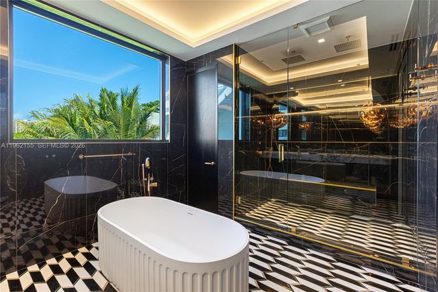 2499 N Meridian Avenue, Miami Beach, FL 33140