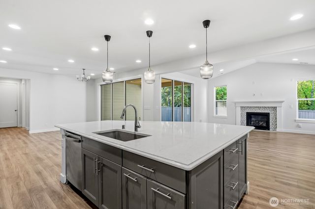 13022 157th Street Street E, Puyallup, WA 98374