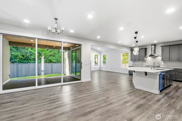 13022 157th Street Street E, Puyallup, WA 98374