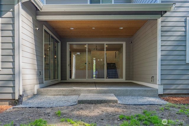 13022 157th Street Street E, Puyallup, WA 98374
