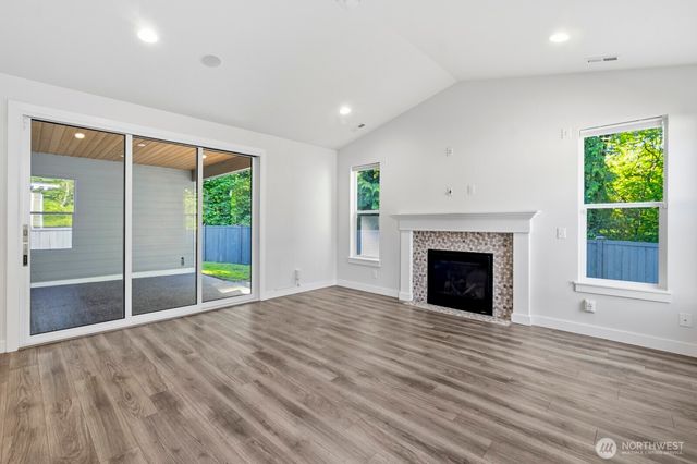 13022 157th Street Street E, Puyallup, WA 98374