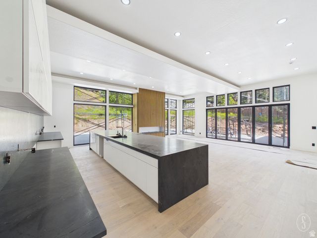 422 N CASTOR LN, Salt Lake City, UT 84103