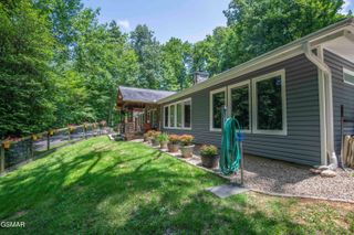 216 Mockingbird Drive, Gatlinburg, TN 37738