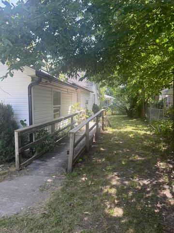 1916 Murphy Avenue, Joplin, MO 64804