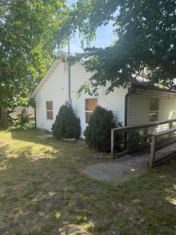 1916 Murphy Avenue, Joplin, MO 64804