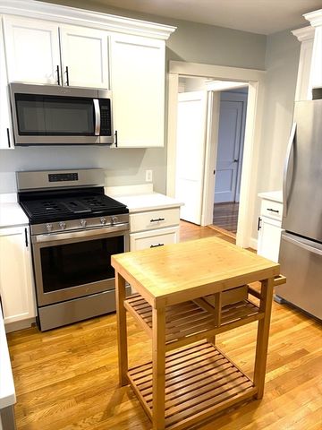 281 Belgrade Ave 3, Boston, MA 02131