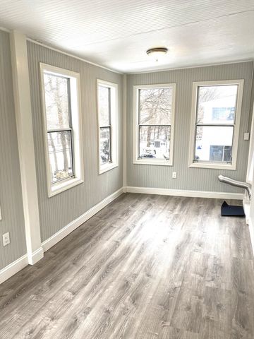 281 Belgrade Ave 3, Boston, MA 02131