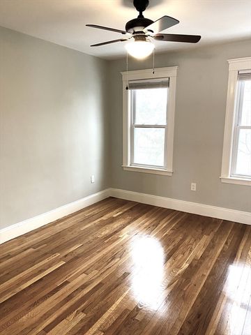 281 Belgrade Ave 3, Boston, MA 02131