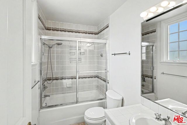 1242 Berkeley Street 10, Santa Monica, CA 90404