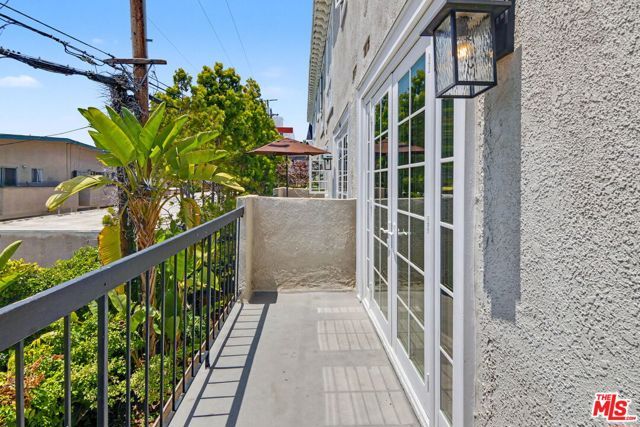 1242 Berkeley Street 10, Santa Monica, CA 90404