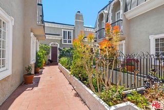 1242 Berkeley Street 10, Santa Monica, CA 90404