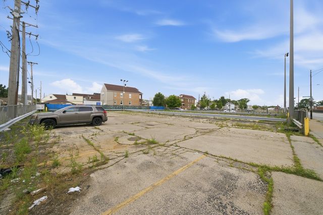 5101-5117 S Sacramento Avenue, Chicago, IL 60632