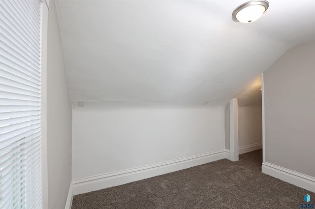 609 N Sherman Ave Avenue, Sioux Falls, SD 57103