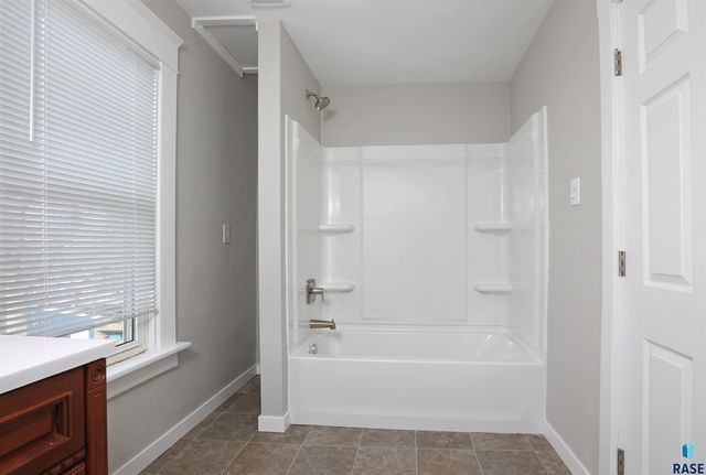 609 N Sherman Ave Avenue, Sioux Falls, SD 57103