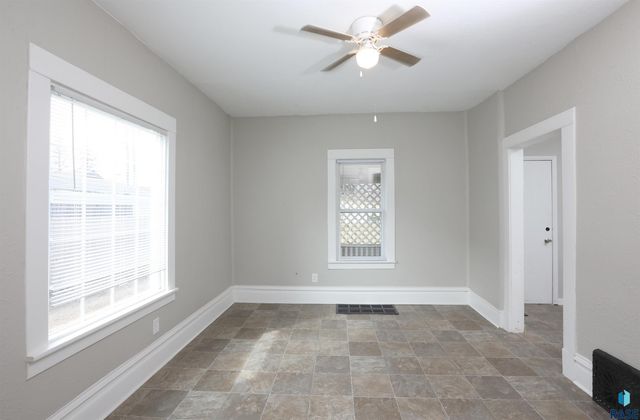 609 N Sherman Ave Avenue, Sioux Falls, SD 57103