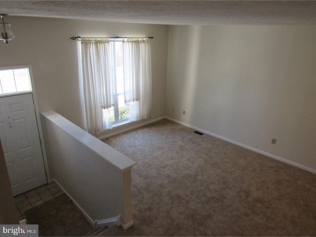 421 WOODSTOCK LN, Wilmington, DE 19808