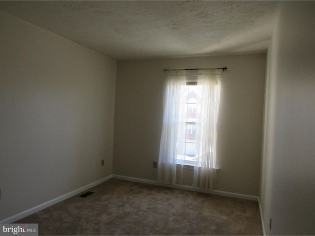 421 WOODSTOCK LN, Wilmington, DE 19808