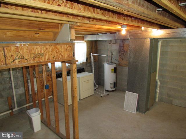 421 WOODSTOCK LN, Wilmington, DE 19808