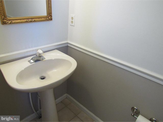 421 WOODSTOCK LN, Wilmington, DE 19808