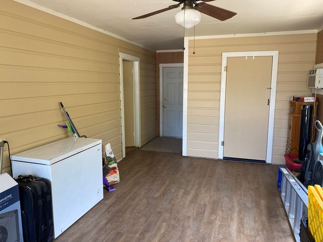 421 Lake Dr, Kerrville, TX 78028
