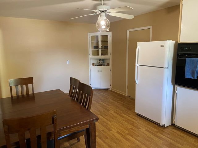 421 Lake Dr, Kerrville, TX 78028