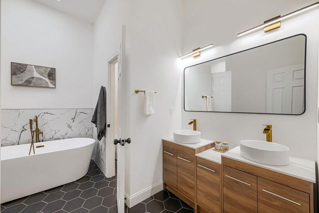 1704 MADISON AVE, Baltimore, MD 21217
