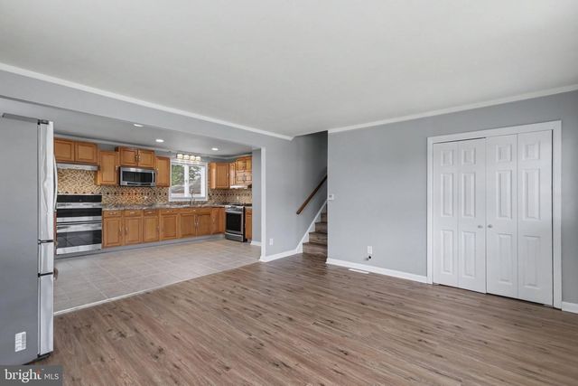 128 HENRY RD, Enola, PA 17025