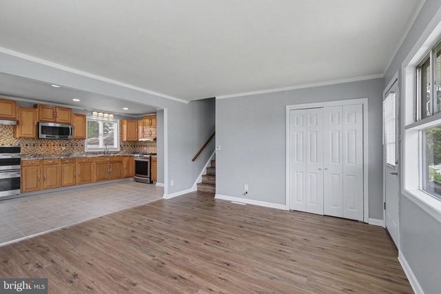 128 HENRY RD, Enola, PA 17025