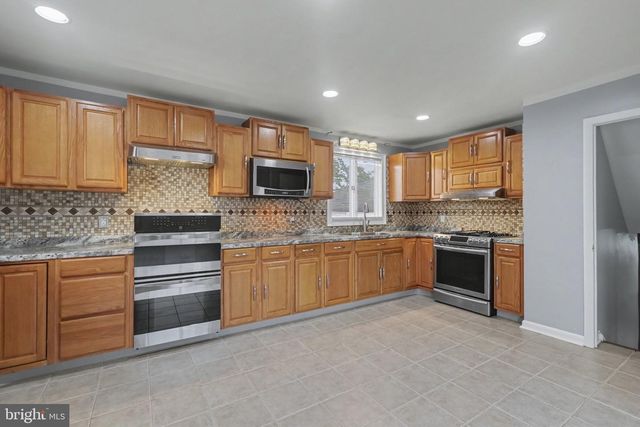 128 HENRY RD, Enola, PA 17025