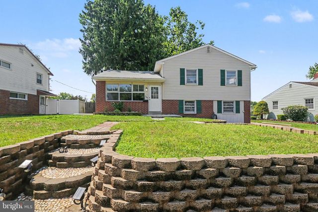 128 HENRY RD, Enola, PA 17025