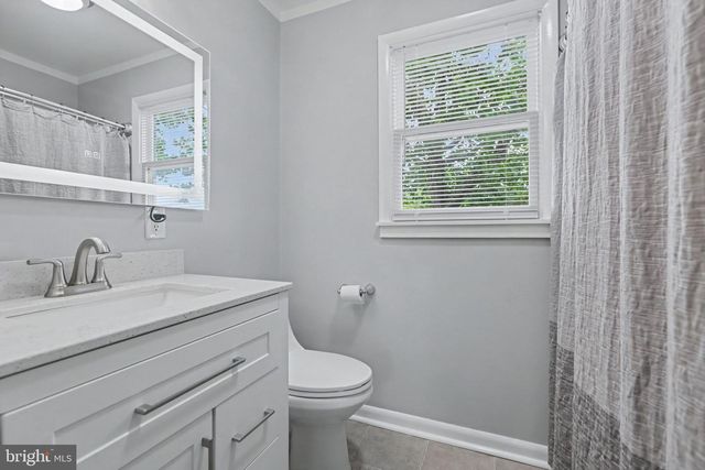 128 HENRY RD, Enola, PA 17025