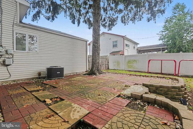 128 HENRY RD, Enola, PA 17025