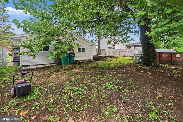 128 HENRY RD, Enola, PA 17025