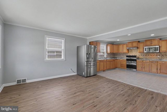 128 HENRY RD, Enola, PA 17025