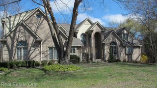 30634 Munger Drive, Livonia, MI 48154