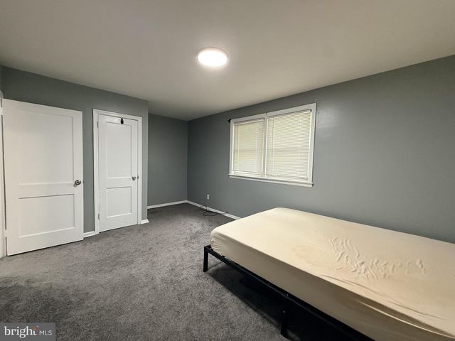 3082 W COURT AVE, Claymont, DE 19703