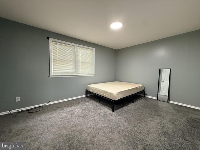 3082 W COURT AVE, Claymont, DE 19703