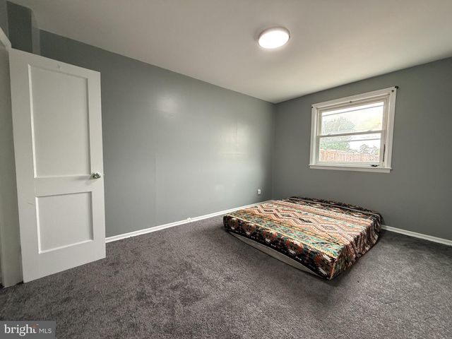 3082 W COURT AVE, Claymont, DE 19703