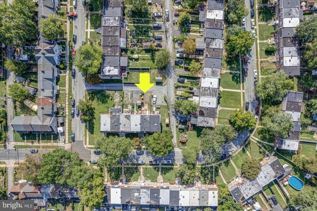 3082 W COURT AVE, Claymont, DE 19703