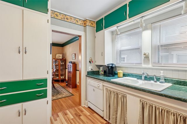 1343 43rd Street, Des Moines, IA 50311