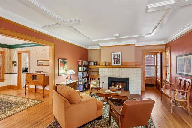 1343 43rd Street, Des Moines, IA 50311