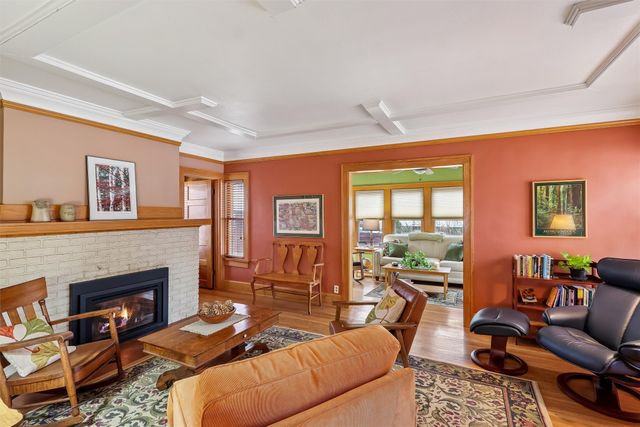 1343 43rd Street, Des Moines, IA 50311