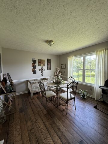 242 Kay Cir, Lafayette, TN 37083