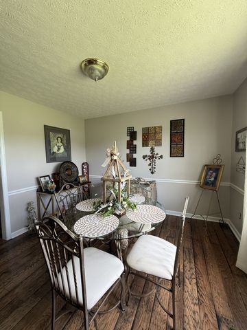242 Kay Cir, Lafayette, TN 37083