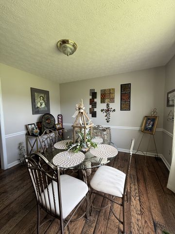 242 Kay Cir, Lafayette, TN 37083