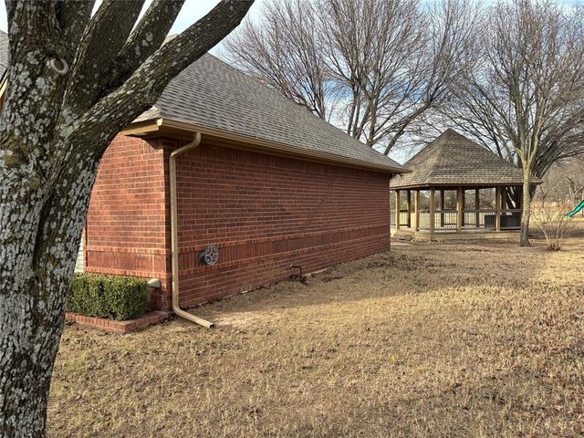 52 Kin-Ville Road, Shawnee, OK 74804